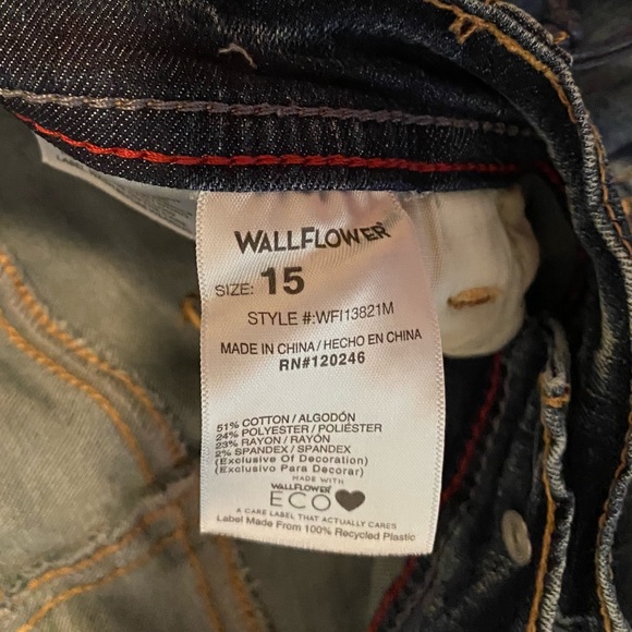 WallFlower Women's Flirty Curvy Crop High-Rise Insta Stretch Size 15 Denim NWT - Picture 6 of 9